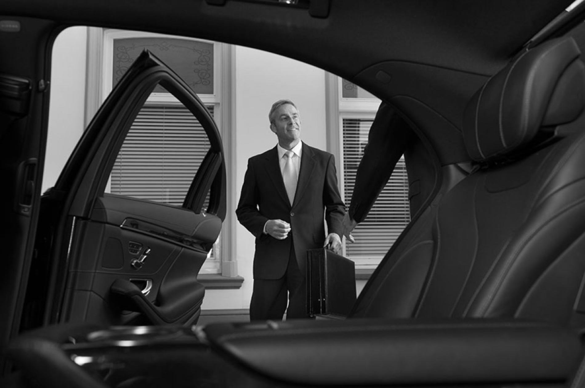 Limousine CDG Airport